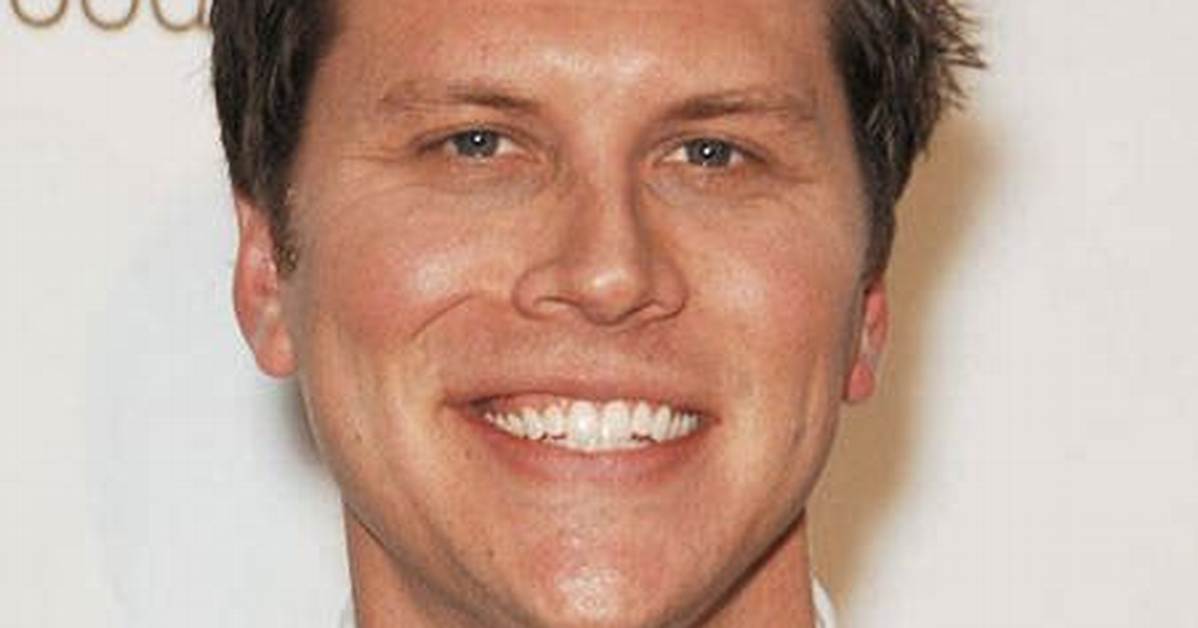 Hayes Macarthur Bio (Wiki)