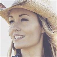 Heather Robertson - Age, Family, Bio
