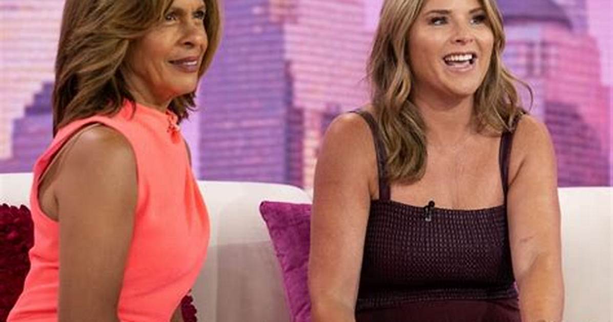 Hoda Kotb Goes to Bed Around 7 and Plays Candy Crush Until She Turns the Lights Out
