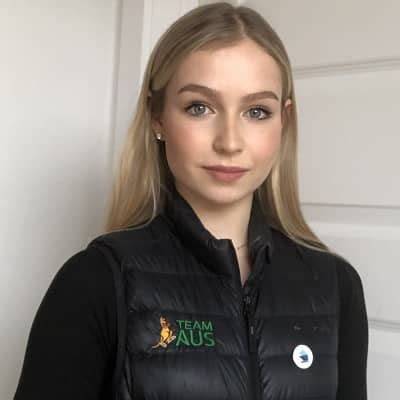 Holly Harris Bio (Wiki)