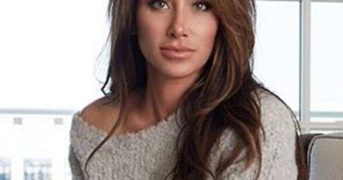 Holly Sonders Bio (Wiki)