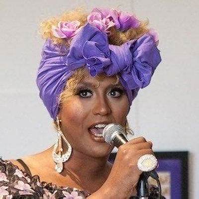 Honey Mahogany - Age, Family, Bio