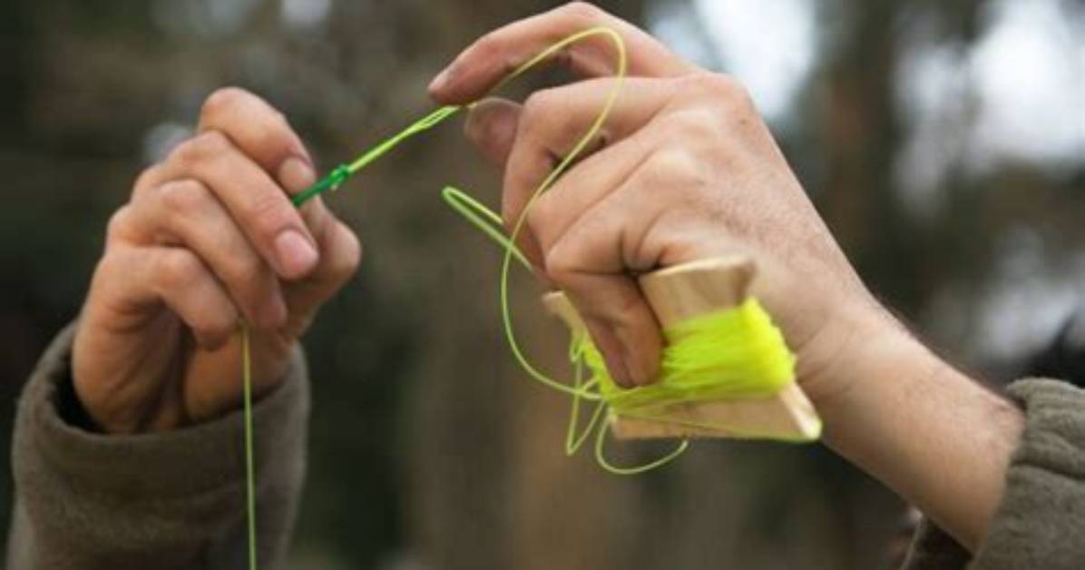 How Do You Straighten a Fishing Line?