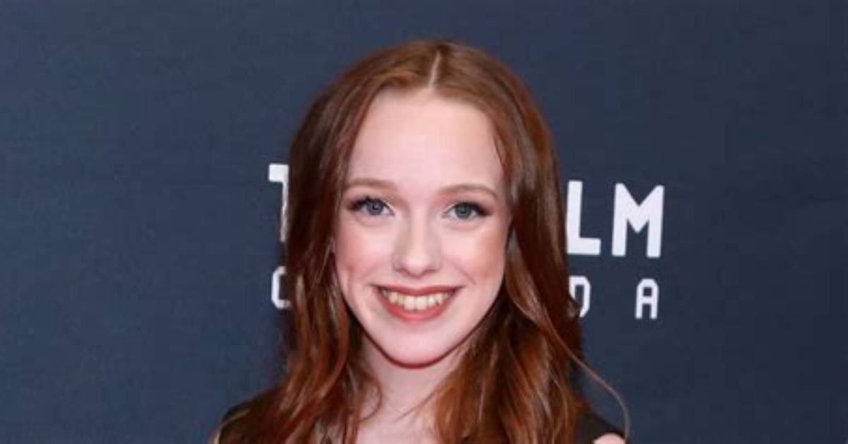 How Old Is Amybeth Mcnulty? Age, Teeth, Height, Parents, Dating