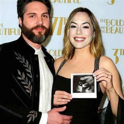 How Old Is Annika Noelle? Pregnant, Family, Net Worth – Wiki