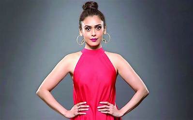 Hrishitaa Bhatt Height, Weight, Net Worth, Age, Birthday, Wikipedia, Who, Instagram, Biography