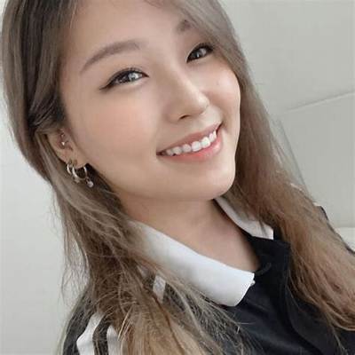 Hyoon – Aikuros Height, Age, Boyfriend, Biography, Wiki, Net Worth