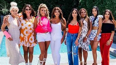 “I’m Already a Danielle Stan”: Rhonj Fans Love Newcomer Danielle Cabral as a Housewife
