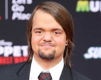 Ian Grushka - Age, Family, Bio