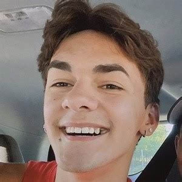 Ian Lightfoot - Age, Family, Bio