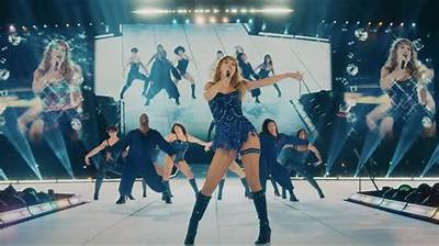 Inside Taylor Swift's Year from Hell - Not Going Outside and Afraid of Phone Calls
