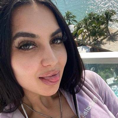 Instagram Influencer Arna Kimiai Is Known as the Daughter of Farshad Kimiai