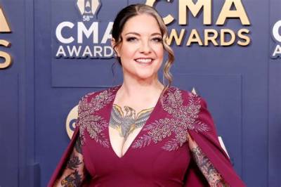 Is Ashley Mcbryde Gay? Know More About Her Life!