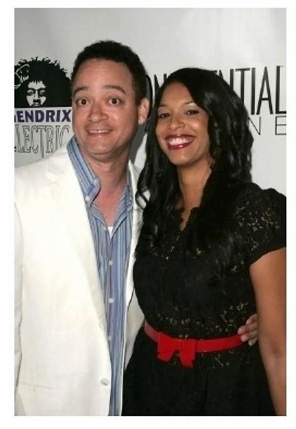 Is Christopher Reid Married? His Bio, Age, Wife, Height and Net Worth