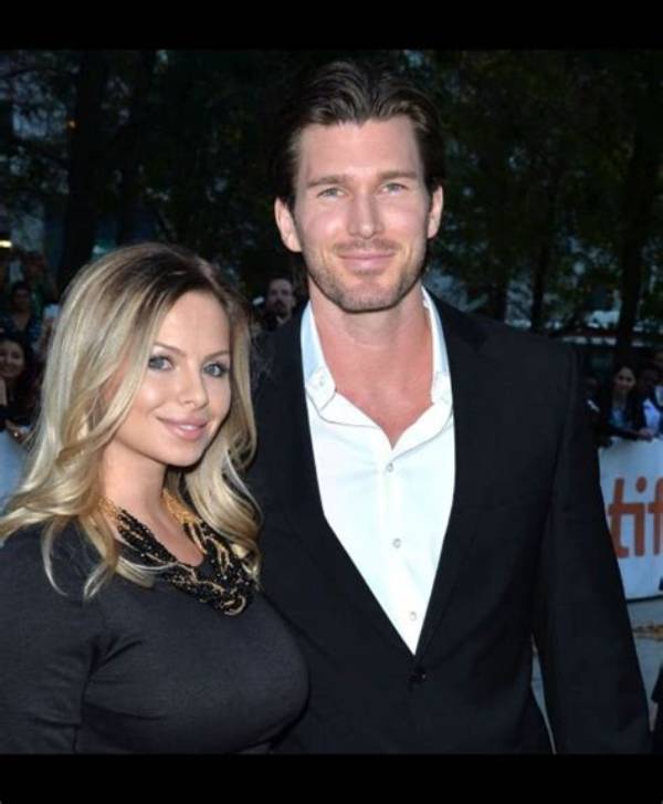 Is Christopher Russell Married? His Wife Name, Kids