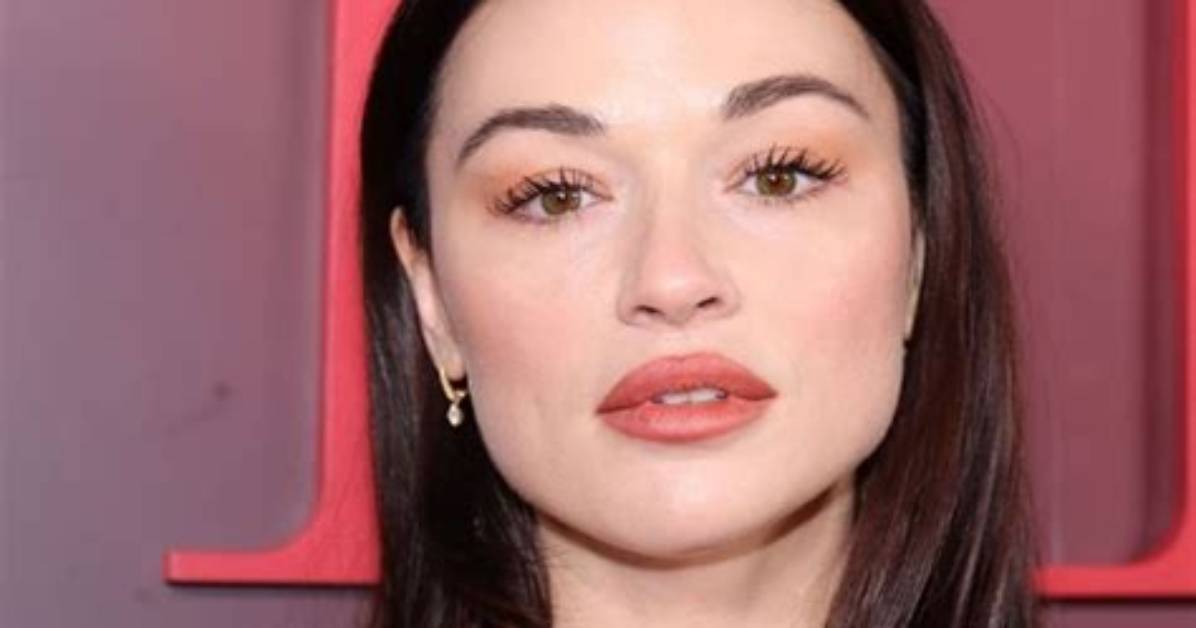 Is Crystal Reed Lesbian?