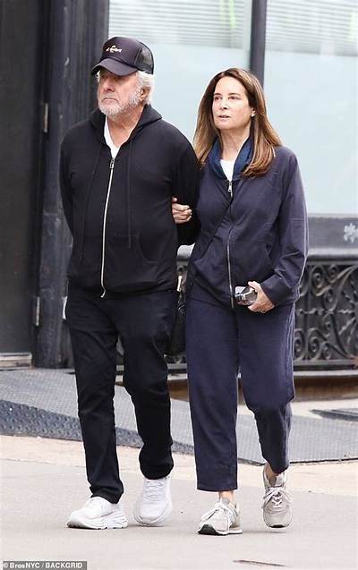 Is Dominic Hoffman Married to Wife? or Dating a Girlfriend?