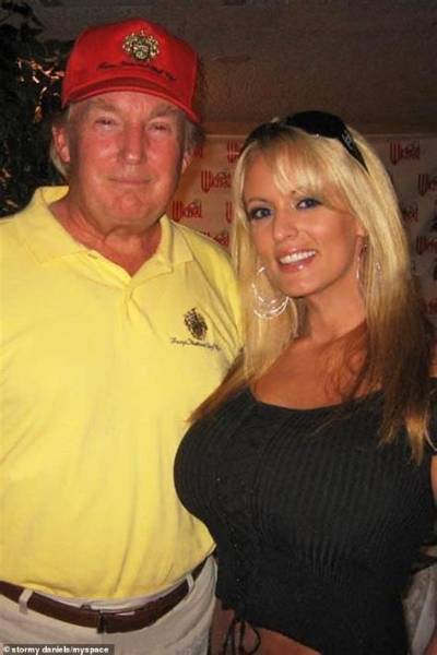 Is Donald Trump Golfing After Stormy Daniels Arraignment? Photos of Former President Wearing Maga Cap on Court Go Viral