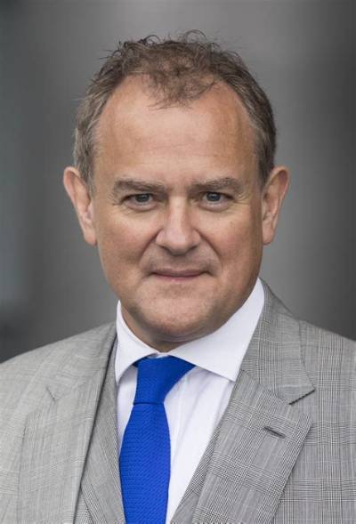 Is Hugh Bonneville Gay? Age, Height, Net Worth