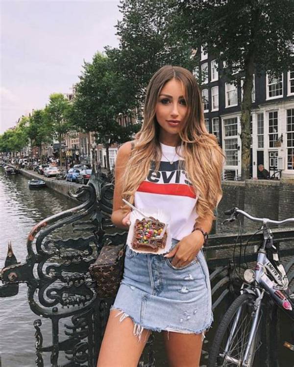 Is Instagram Model, Caroline Einhoff Dating Anyone? What Is Her Salary and Net Worth?