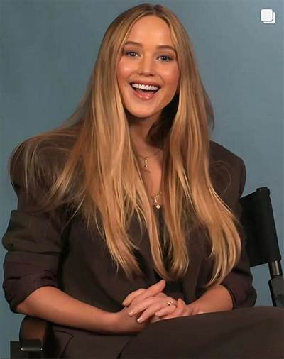 Is Jennifer Lawrence’s Hair Overprocessed to the Point Where She’s Going Bald?