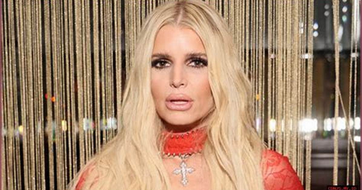 Is Jessica Simpson Knocked Up, or Is She Just a Fashion Failure?