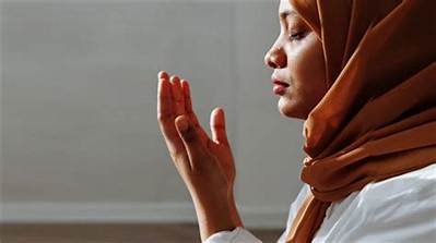 Is Michelle Wolf Muslim? Explore Her Religion and Faith