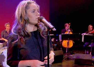 Is Natalie Merchant Hospitalized in 2023? Illness Health Update and Family