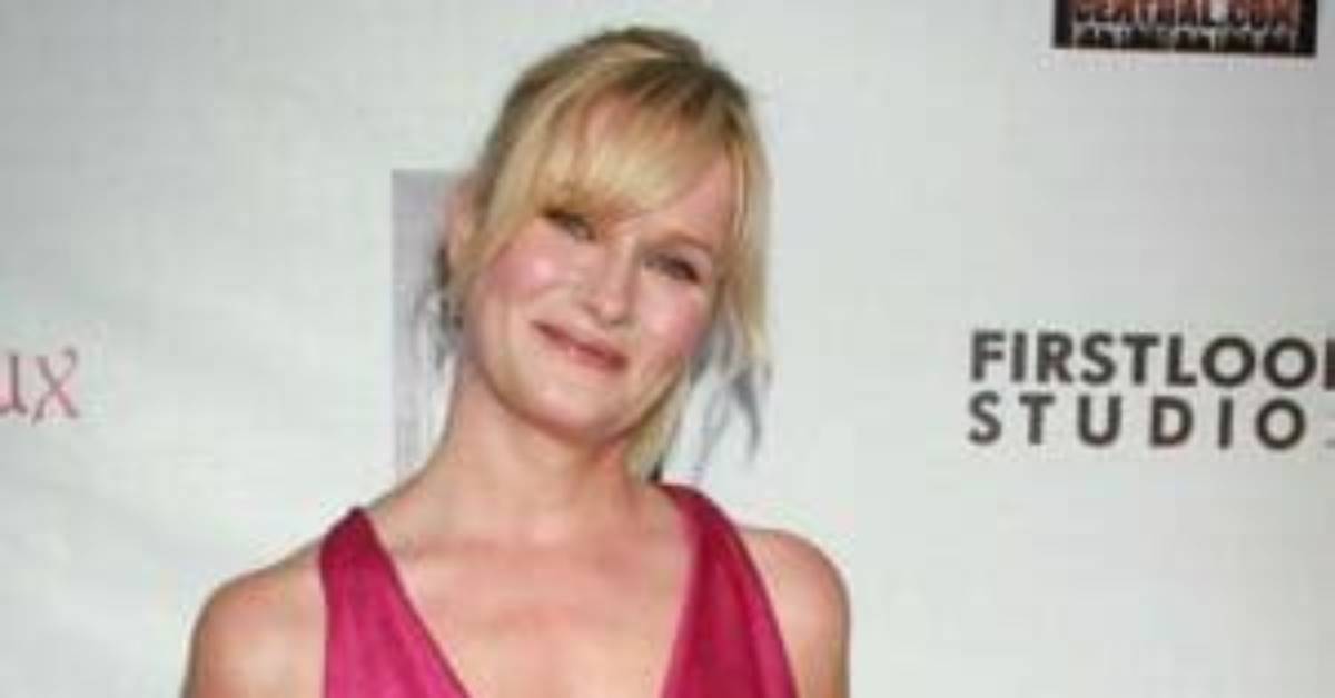 Is Nicholle Tom Married? Her Bio, Age, Husband and Net Worth