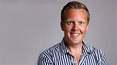 Is Olly Smith Married? His Bio, Age, Wife, Family, Weight Loss and Net Worth