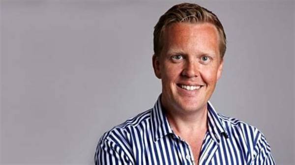 Is Olly Smith Married? His Bio, Age, Wife, Family, Weight Loss and Net Worth
