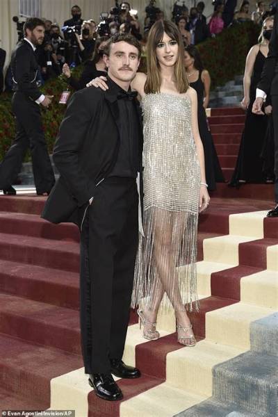 Is Paul Mescal Really Engaged to Phoebe Bridgers?