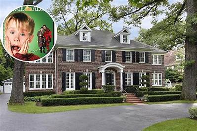 Is the House in Home Alone the Same as Christmas Vacation?