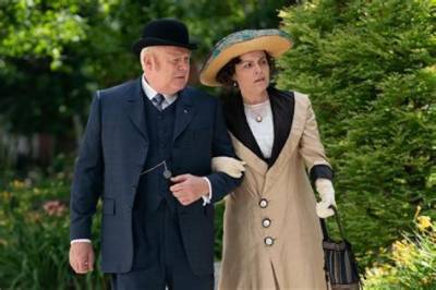 Is Thomas Craig Leaving Murdoch Mysteries 2023? Role and Career Explored