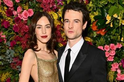 Is Tom Sturridge Married to a Wife 2022? Sienna Miller Ex-Husband – the Sandman Cast