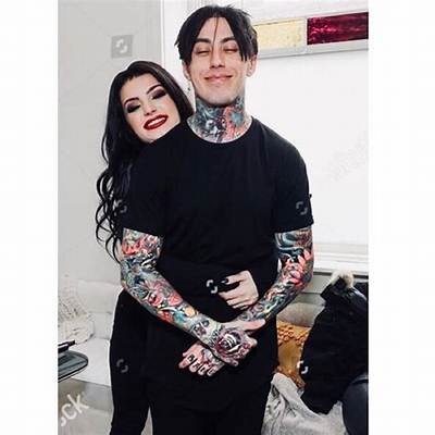 Is Wwe Paige Married? Her Biography, Boyfriend, Husband and Real Name