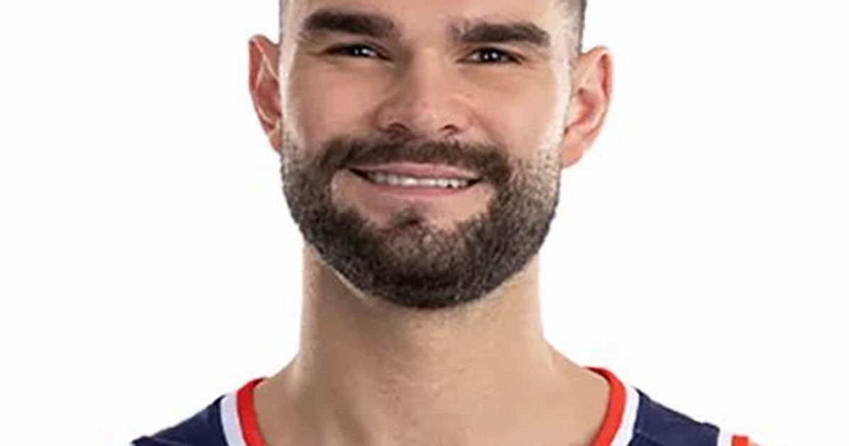 Isaac Humphries - Age, Family, Bio