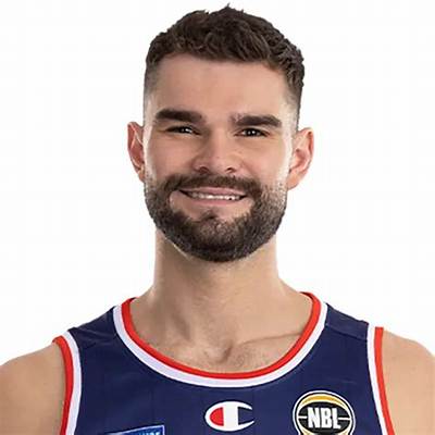 Isaac Humphries - Age, Family, Bio