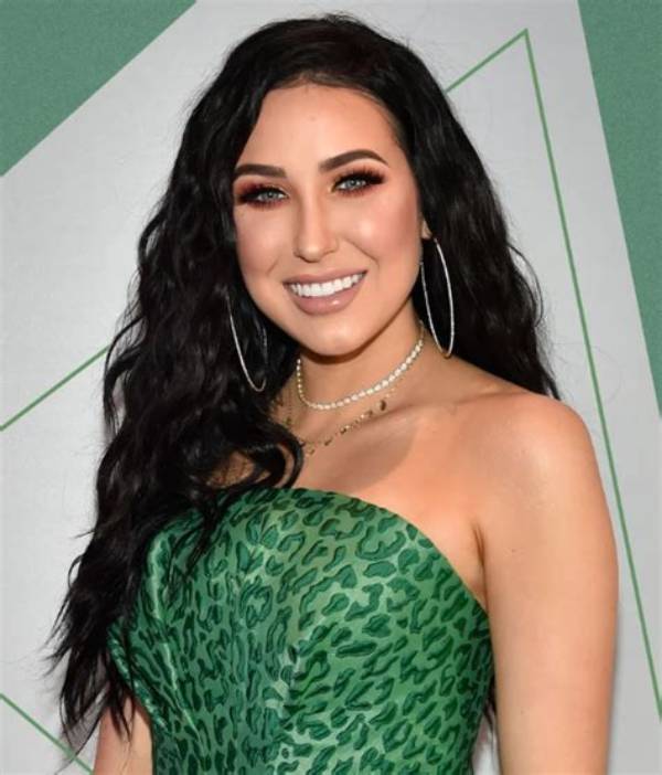 Jaclyn Gibson Height, Weight, Net Worth, Age, Birthday, Wikipedia, Who, Nationality, Biography