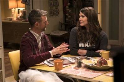 Jake Johnson Has Mixed Feelings About Not Getting Streaming Residuals from New Girl