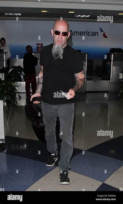 James Hetfield Detained at Luton Airport