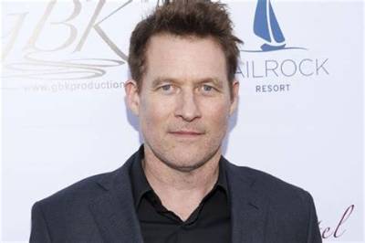 James Tupper Bio (Wiki)