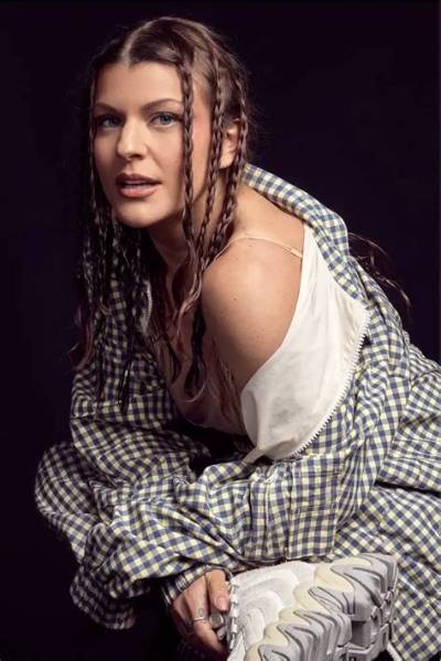 Janelle Ginestra Bio (Wiki)