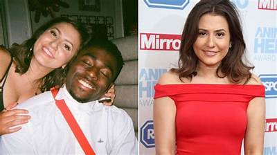 Jasmine Armfield Splits from Her Boyfriend of Two Year's, Youtuber Romell Henry!
