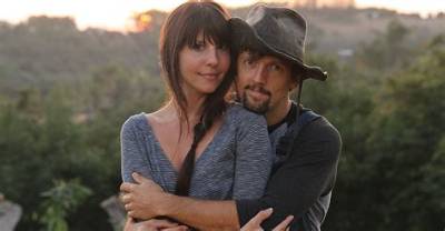 Jason Mraz Spouse Christina Carano Married Life Daughter Downs Syndrome
