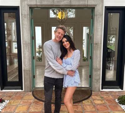 Jason Nash Fiance, Nivine Jay Ethnicity Parents Age and Height