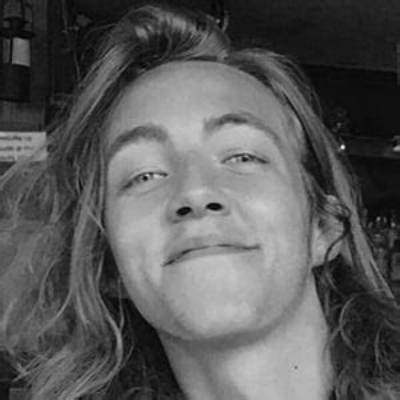 Jeffrey Boyle - Age, Family, Bio