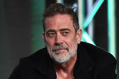 Jeffrey Dean Morgan: It’s ‘Stupid’ That Walking Dead Shirt Was Pulled for Racism