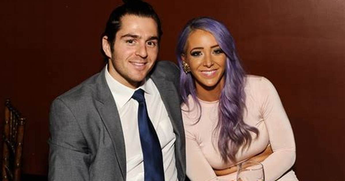 Jenna Marbles’ Boyfriend Julien Solomita Decides to Quit Youtube? Know About Their Relationship, Net Worth, Biography