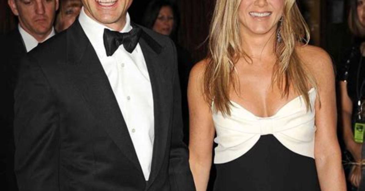 Jennifer Aniston & Justin Theroux Are Fine, They’re Vacationing in Cabo, of Course